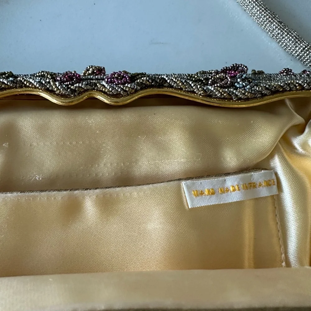 Vintage Floral Metal
Beaded Bag - Picture 4 of 5
